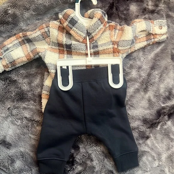 2 piece set - Picture 2 of 2